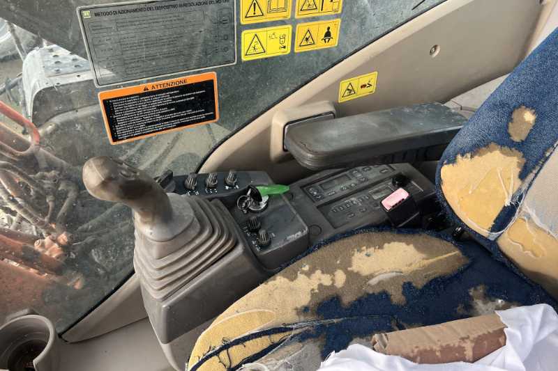 OmecoHub - Immagine HITACHI ZX240N-3